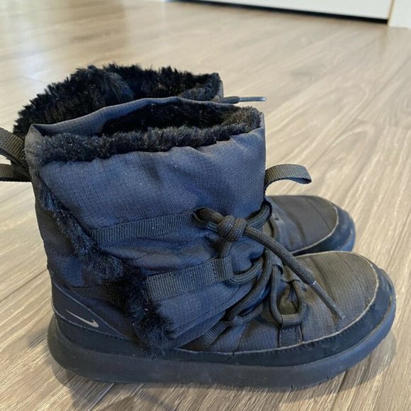 Add on +20🩷/Nike kids winner boots : size 3Y - Picture 3 of 5